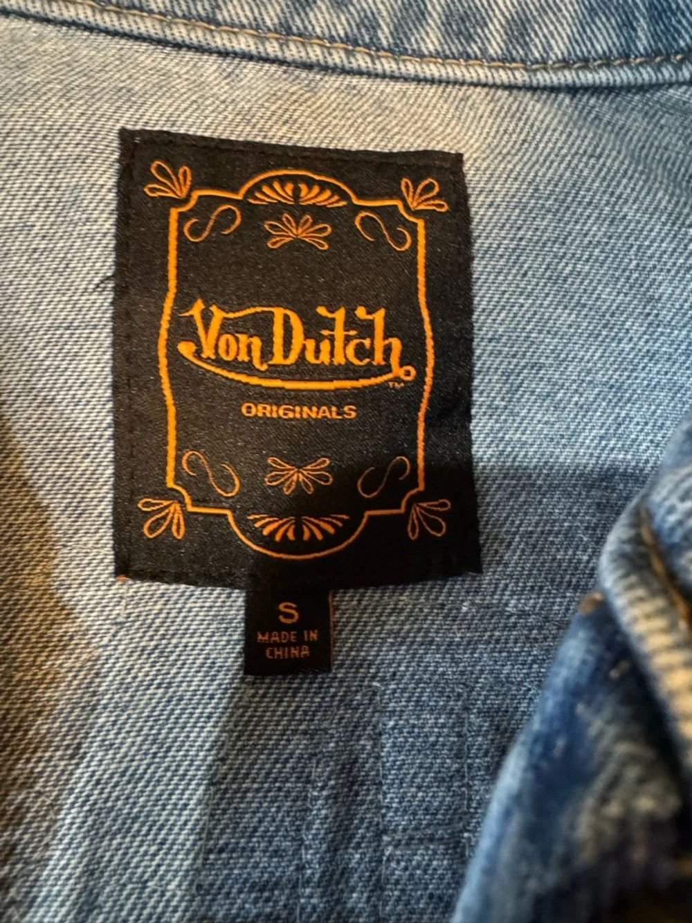 Von Dutch Y2K Vintage Style Cropped Zip-Front Light Wash Denim Jacket NWT Small - Picture 2 of 15
